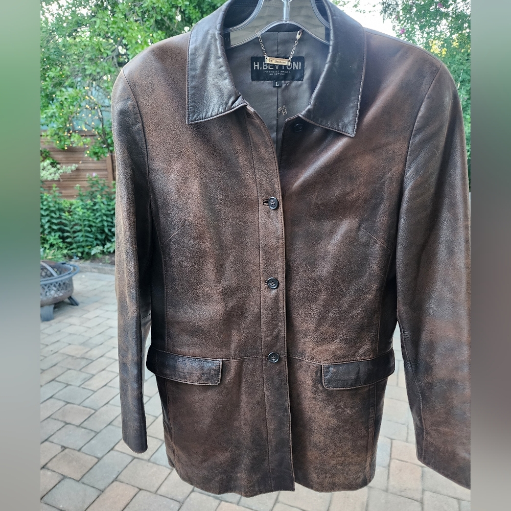 Womens Lambskin Brown Leather Blazer
by H. Bevtoni. Details:Size L.New Condition - Picture 4 of 11